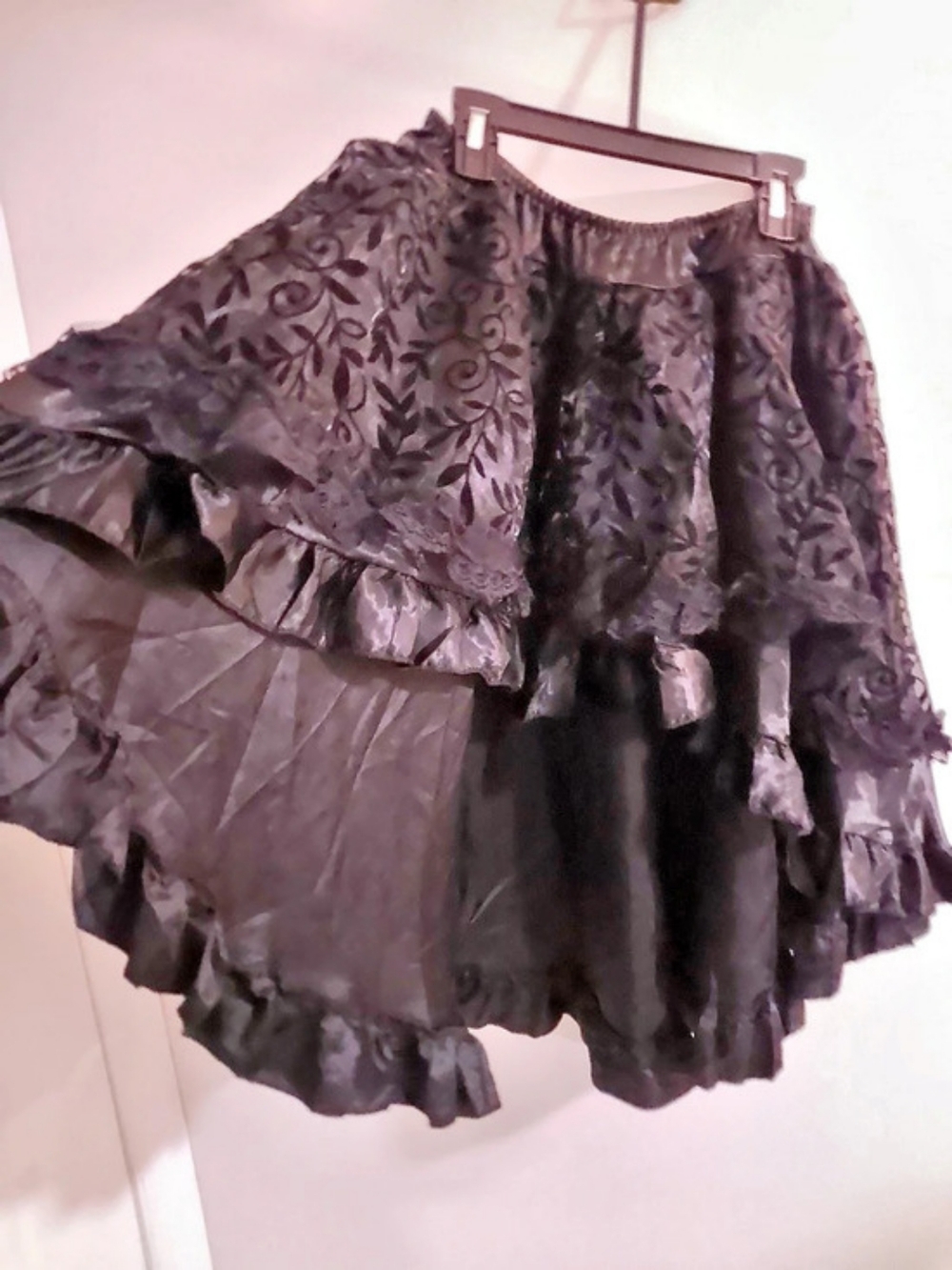 Black Floral Ruffle Mini Skirt Like New